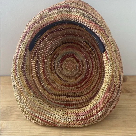 Helen Kaminski 100% Raffia Hat - Picture 5 of 7